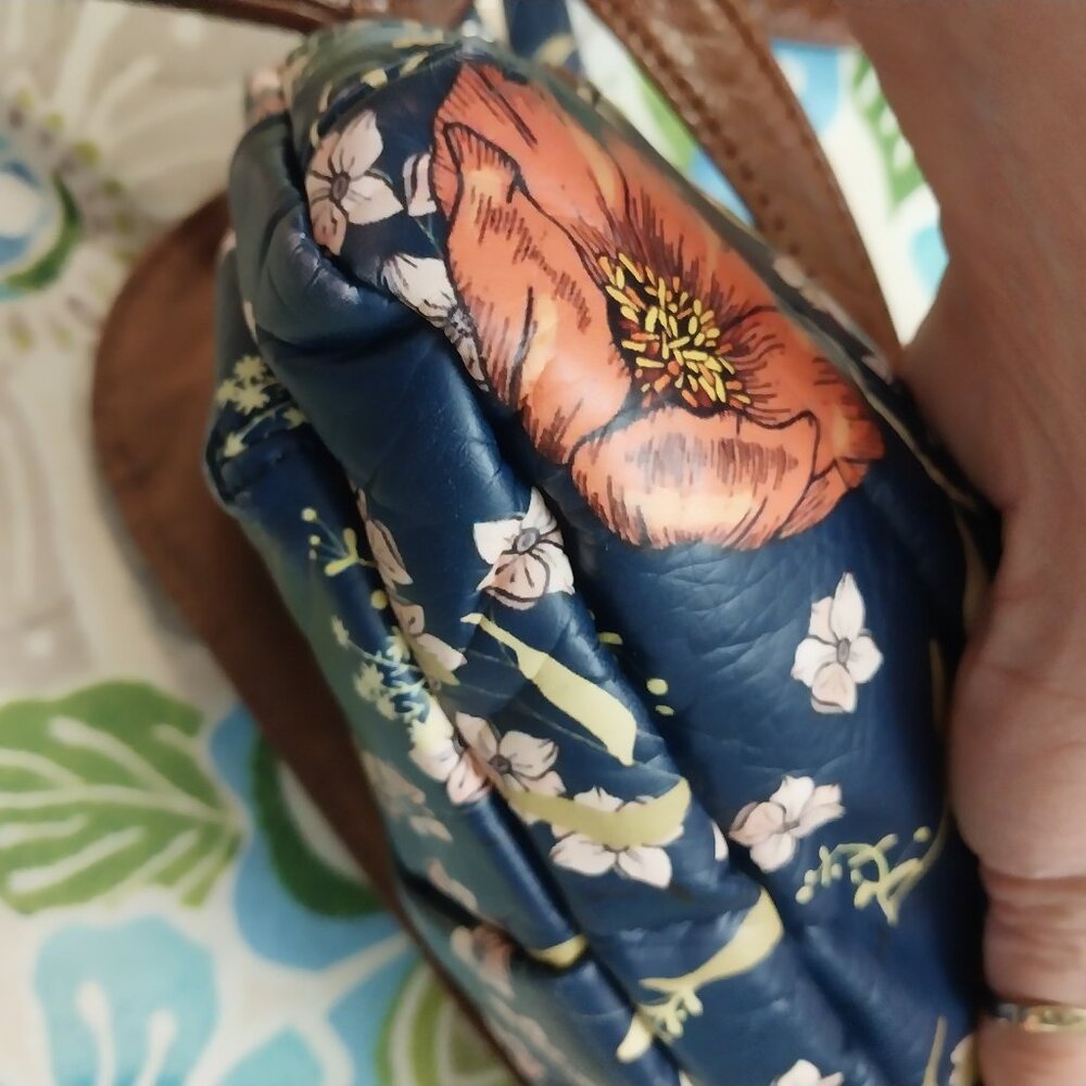 3358 Small Bueno Crossbody in Navy and Brown Print. - Picture 9 of 12
